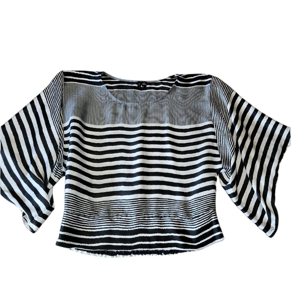 Sioni Butterfly Wing Sleeve Silky Stripe Top sz M